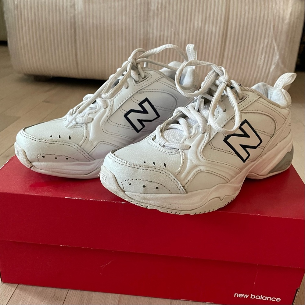 New Balance Women’s 624 Shoes, Size 5